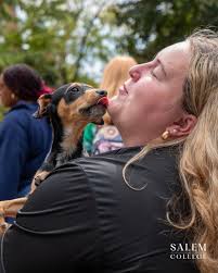Thanks to Professor Ana León-Távora who snapped some beautiful photos of  campus recently...there's just nothing like this time of year at Salem!
