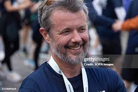 2,309 Imperial Crown Drawing Stock Photos, High-Res Pictures, and Images