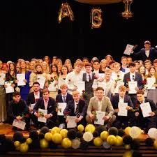 Alle Fotos und Namen: Das sind Duisburgs Abiturienten 2024