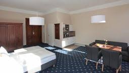 Interesting place to explore in close. Altes Schwedisches Konsulat Aparthotel Stralsund 3 Hrs Sterne Hotel Bei Hrs Mit Gratis Leistungen