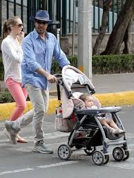Find more information, articles, and pictures of pablo montero here. Pablo Montero And Carolina Van Wielink Baby Walk Famousfix