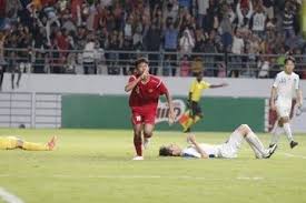 Adapun calon lawan mereka di babak 16 besar, malaysia dipastikan melangkah ke knockout berkat keberhasilan menjuarai grup e. Laga Sempat Ricuh Timnas Pelajar U 18 Indonesia Runtuh Lawan Malaysia Semua Halaman Sportfeat Com