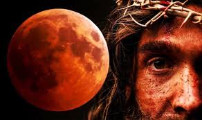 As the earth passes between the sun and the moon, the moon is cast into shadow. Lhdyylbf4efvam