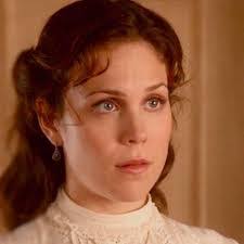 Elizabeth Thatcher's Instagram, Twitter & Facebook