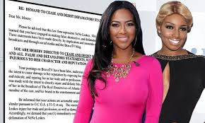 ¿quien diría que cuidar a unas gemelas los haría encontrar al amor de sus vidas? Real Housewives Kenya Moore Slapped With Cease And Desist From Nene Leakes