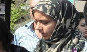نيللي كريم وفي تفاصيل الخبر، شاركت الفنانة الشهيرة مجموعة من الـ صور الجديدة التي جمعتها بـ اللاعب العالمي محمد صلاح عبر حسابها الرسمي في منصة تطبيق instagram، وعبرت عن الحب الكبير الذي يحظى به نجم ليفربول من خلال تعليق. Ù†ÙŠÙ„Ù„ÙŠ ÙƒØ±ÙŠÙ… Ø¨Ø§Ù„Ø­Ø¬Ø§Ø¨ ÙÙŠ Ø¬Ù†Ø§Ø²Ø© ÙˆØ§Ù„Ø¯Ø© Ø§Ù„Ù…Ø®Ø±Ø¬Ø© ÙƒØ§Ù…Ù„Ø© Ø§Ø¨Ùˆ Ø²ÙƒØ±ÙŠ ØªÙ„ÙØ²ÙŠÙˆÙ† Ø§Ù„ÙØ¬Ø±