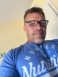 Im 37 and i live in Houston who lives around?