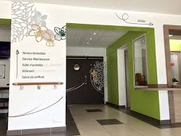 Decoration Murale Et Signaletique Ehpad Le Verger Parement Mural Decoration Murale Art Mural