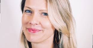 Ana Manrique's Instagram, Twitter & Facebook