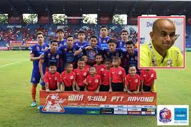 สระราวุฒิ ตรีพันธ์ หัวหน้าผู้ฝึกสอน สโมสรฟุตบอลการท่าเรือ เอฟ.ซี. à¹€à¸› à¸²à¸«à¸¡à¸²à¸¢ à¹‚à¸„ à¸Šà¹‚à¸Šà¸„ à¸„ à¸¡ à¸— à¸²à¹€à¸£ à¸­ à¸šà¸­à¸¥à¸– à¸§à¸¢à¸• à¸­à¸‡à¸¡à¸²à¸ à¸­à¸™