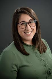 Julia English's Instagram, Twitter & Facebook