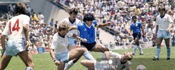 Lo anotó tras una espectacular jugada estos cuatro jugadores de seguro podrían ser seleccionados para integrar, virtualmente, el mejor equipo del siglo. Video Diego Maradona Y El Gol Del Siglo Ante Inglaterra Antena 2