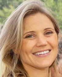 Johanna Hays's Instagram, Twitter & Facebook