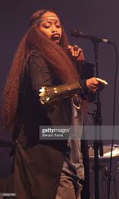 Erykah Badu Performs On Stage During The Good Vibrations Music Festival At Centennial Park On Februa Natural Hair Styles Beautiful Black Hair Erykah Badu Style