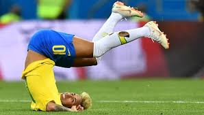 Entre le chilien alexis sanchez ou le gallois gareth bale, cette formation pourrait prétendre à la victoire. Coupe Du Monde 2018 Neymar Maradona Basthuayi Robbie Williams Les Moments Les Plus Improbables Du Mondial
