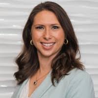 Kelly Gee's Instagram, Twitter & Facebook