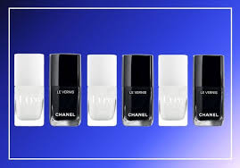 Une brillance qui fait écho aux rangées de perles nacrées ornant bas de manches et ceintures, pochettes et manchettes. Les Vernis Tendance De L Automne Hiver 2020 2021 Elle