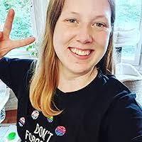 Jennifer Paynter's Instagram, Twitter & Facebook