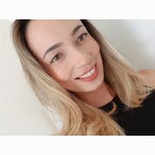 Juliana Schaeffer's Instagram, Twitter & Facebook