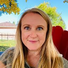 Julie Berney's Instagram, Twitter & Facebook