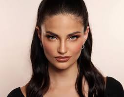 Bettina Projects :: Photos, videos, logos, illustrations and branding ::  Behance