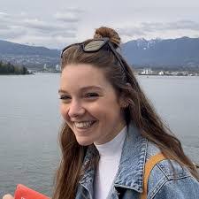 Carly Clements's Instagram, Twitter & Facebook