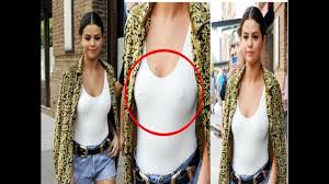 Uloz.to is the largest czech cloud storage. Selena Gomez Pokies In Braless White Tank Top Youtube