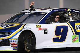 Officially, it measures track length from the point 15 feet in from the outside wall. Chase Elliott 9 Looks For Help After Blowing Up His Engine During The 2018 Nascar Burnout Blvd Event On The Las Vegas Strip At Spring Mountain Road Thursday September 13 2018 The