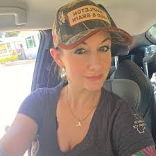 Are there dog rescue centers in Cambria?