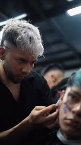 Así empezó todo: en una batalla., Pero transformé esa lucha en estilo., No  corto cabello, creo identidad., No ofrezco un servicio, brindo actitud., 👑  6 años de trayectoria y experiencia me respaldan. ...