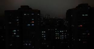 يبلغ عدد سكانها 1,000,900 نسمة (إحصاءات 1999). Ø´Ø§Ù‡Ø¯ Ø¹Ø§ØµÙØ© ØªØ­ÙˆÙ„ Ù†Ù‡Ø§Ø± Ø§Ù„ØµÙŠÙ† Ø¥Ù„Ù‰ Ù„ÙŠÙ„ Ø¯Ø§Ù…Ø³ Ø§Ù„ÙŠÙˆÙ… Ø§Ù„Ø³Ø§Ø¨Ø¹