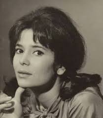 ✒️ Marie_José_Nat, tasegbart tafransist mucaɛen i yuraren tamlilt n  “Ferrouja” deg usaru “L'opium et le baton” ɣef lǧal n lebɣi-s deg uqeddem n  tmucuha i d-yemmalen amennuɣ d talsa. ✒️ Asaru-ya yesseḍra-t-id "