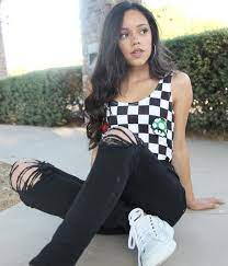 Jenna ortega is an american actress who has appeared in shows like 'jane the virgin', 'stuck in the middle' and 'you' season 2. Pin On Jenna Ortega