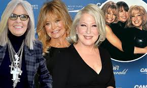 Lara spencer reports the buzziest stories of the day in gma pop news. First Wives Club S Bette Midler Joins Goldie Hawn Diane Keaton In New Movie 24 Years After Big Hit Daily Mail Online
