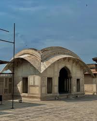 historic Mughal fortress ...