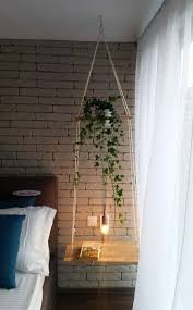 Einen Hangenden Nachttisch Selber Bauen Diy Hanging Shelves Hanging Shelves Decor