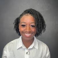 Kari Milton's Instagram, Twitter & Facebook