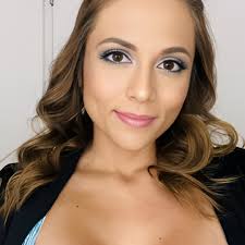 I'm Patricia. I am a woman who's always in a good mood. I am ready to  settle down with a good man and have a nice and happy life together. 💖 Do