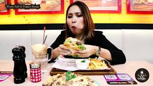 Ash foodhunter on twitter disebabkan ramai request so aku review la sikit salt pepper seksyen 3 bangi kedai takde la besar sangat tapi kemas bersih burger paling pedas. Salt And Pepper Bangi Salt Pepper Restaurant