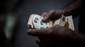 Salario Mínimo: Milei Fija Aumentos Hasta Agosto '26 ¿Alcanza?