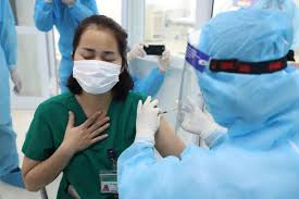 Vì vậy bệnh nhân không được bỏ thuốc điều trị tim mạch trước hoặc sau khi tiêm vaccine. Vi Sao Bá»‡nh Nhan Dung Corticoid Cáº§n Tri Hoan Tiem Vaccine Covid 19