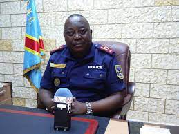 A tshangu, dans la partie est de kinshasa, une foule sans nombre, scandant des slogans anti pouvoir en pleine marche, a été observée sur le boulevard lumbumba. Couvre Feu A Kinshasa Le Chef De La Police Releve Quelques Exceptions Radio Okapi