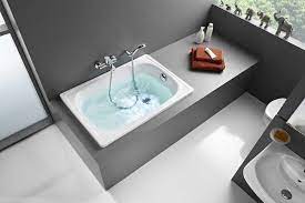 De format baquet, elle ne mesure que 135 x 70/75 cm de. 25 Petites Baignoires Et Baignoires Sabot Gain De Place Petite Baignoire Amenager Petite Salle De Bain Baignoire