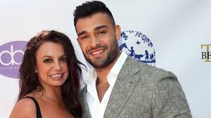 Auch britney spears' (39) freund sam asghari (27) zeigt seine unterstützung für die sängerin öffentlich: Britney Spears Was Die Ex Assistentin Von Sam Asghari Halt