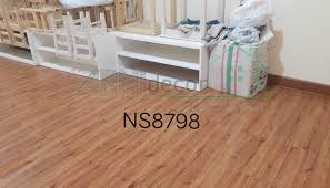 Pemasangan lantai vinyl motif kayu. Mengenal Jenis Lantai Motif Kayu Cocok Untuk Rumah Anda