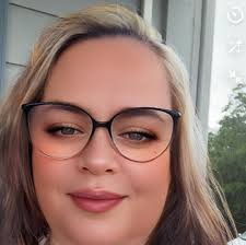 Does Dollywood have coin-operated penny presses?