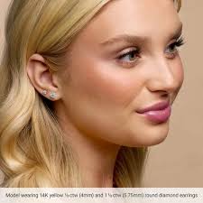 Round 4-Prong Stud Earrings