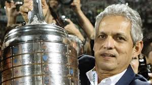 Reinaldo rueda, en la selección de colombia goles es lo que hay. Reinaldo Rueda A Una Firma De Ser Tecnico De Chile