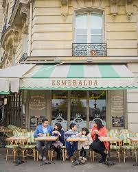 Casual Picture Of A Family In Paris Sitting At A Cafe Terrace Photo By Pierre Paris Photographer Www Paris Paris Family Family Photographer Paris Photos
