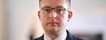 TYLKO U NAS] R. Winnicki: Polityk, który chce prowadzić naród w dobrym  kierunku, to polityk, który powinien mieć przemyślane najistotniejsze  sprawy. Lubelska Szkoła Filozoficzna jest dobrym fundamentem